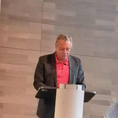 Gunter Haug bei seiner Laudatio.